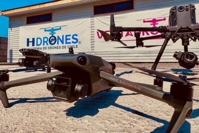 Academia Drone Chile: Innovando la formación de pilotos con tecnologías de vanguardia